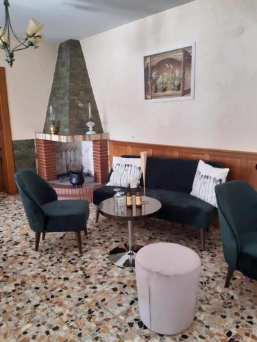 Bar/lounge, La Bonne Auberge in Segny