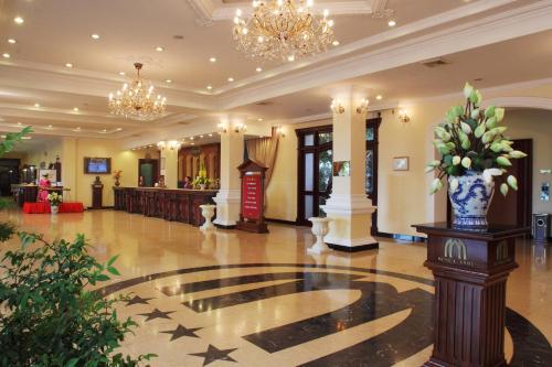 Lobby, Saigon Morin Hotel in Perfume River