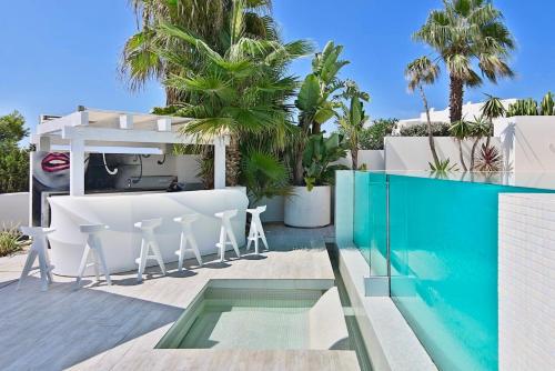 Luxury 3 Bedroom Villa with Sea Views Ibiza Villa 1057 - image 2