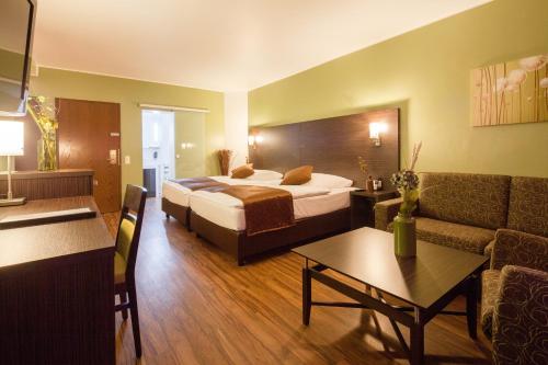 1 queen bed