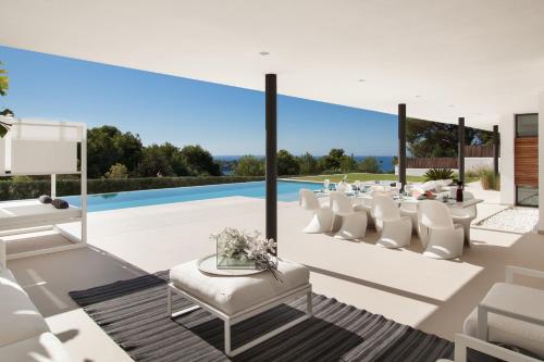 Contemporary Style Villa with Balcony Ibiza Villa 1061 - image 4
