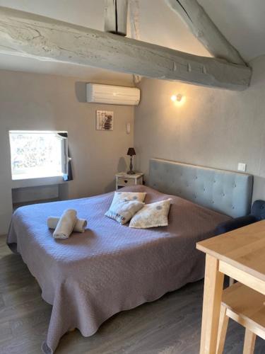 Petit studio Le Pigeonnier à 5 mn de Lourmarin - Location saisonnière - Puyvert