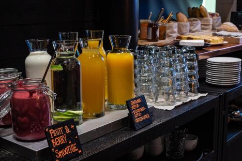 Golden Crown - Levin Iglut