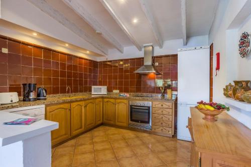 Villa Fullos by Sealand Villas