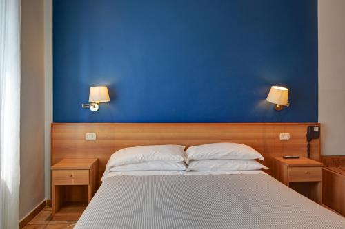 Astor Hotel - image 7