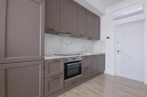 L Panoramic sea view 1 BR luxury Arcadia apartament - image 2