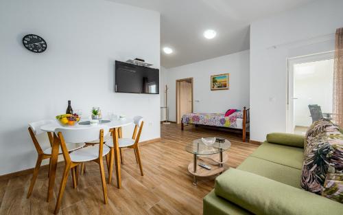 Apartments Nelle