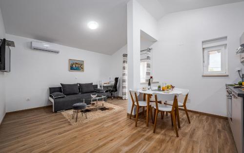 Apartments Nelle