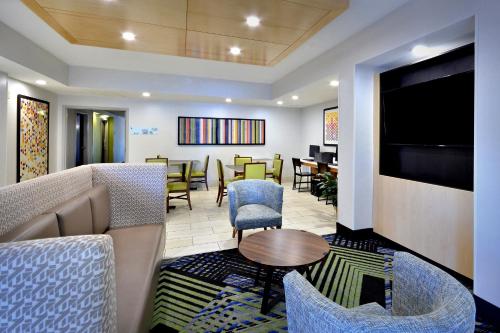 Photo - Holiday Inn Express Durham, an IHG Hotel