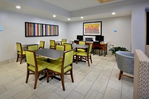 Holiday Inn Express Durham an IHG Hotel - image 2