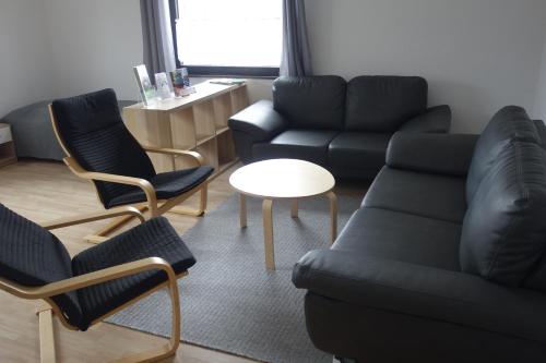 3 twin beds, 2 sofa beds