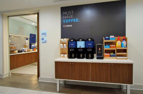 Holiday Inn Express - San Antonio Airport an IHG Hotel - image 11