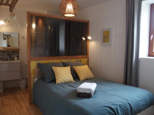 Chambre particulière dans un ancien Hôtel rénové chambre d'hôte Bessan