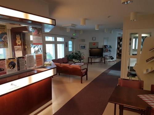 Előcsarnok, Maaseutuhotelli Hirvikoski in Sykäräinen