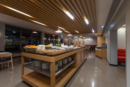 Holiday Inn Express Lisbon Airport an IHG Hotel - image 12