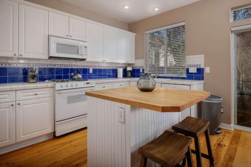 Beaverton Creek Cottage – Beaverton, OR