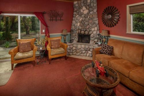 Wine Country Cottage - image 3