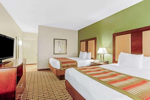 Queen Room with Two Queen Beds - Mobility Access/Non-Smoking