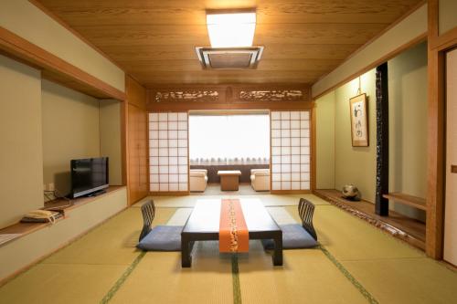 5 futon beds