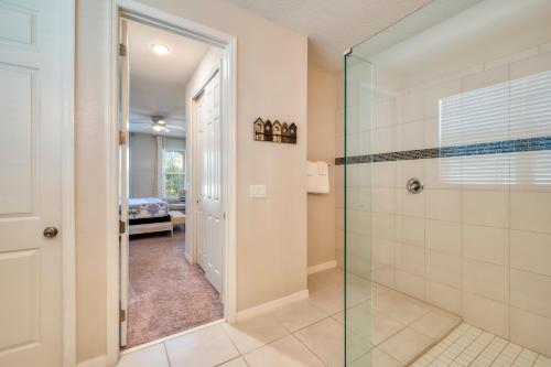 Best vacation gateway close to parks private pool - image 8