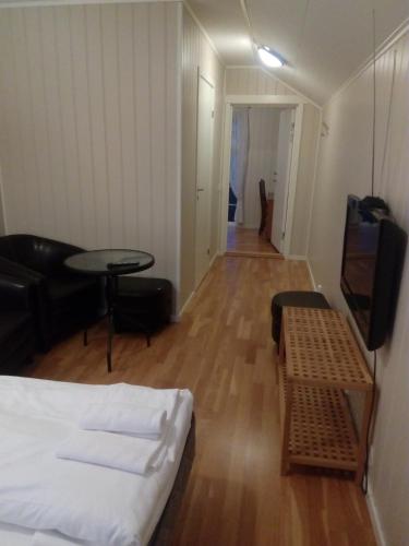 Dalselv hotell bare rom og frokost, innsjekk fra kl 17 in Mo I Rana
