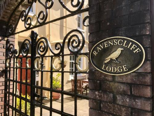 Ravenscliffe Lodge
