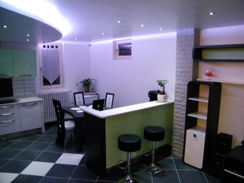 Зручності, Grand appartement dans villa avec parking quartier residentiel in Joigny