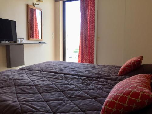 2 bedrooms, 3 beds