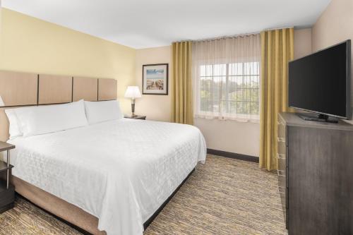 Candlewood Suites Destin-Sandestin Area, an IHG Hotel