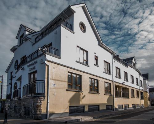 Donegan Court Aparthotel 4
