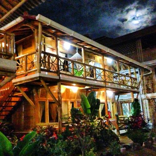 Сад, Victor Hugo Hotel in Пуерто Лопез