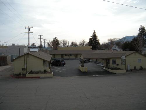 Lone Pine Budget Inn