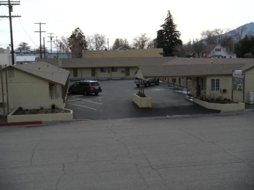 Lone Pine Budget Inn