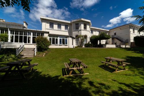 Devonshire Hotel - main image