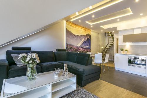 Superior Two-Bedroom Apartment (6 Adults) image 4