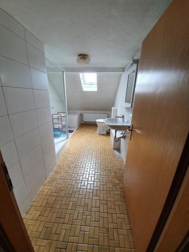 Gastehaus Weißes Lamm - MONTEURZIMMER 5.1km von Tschirn entfernt