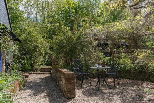 ทัศนียภาพภายนอกโรงแรม, Walnut Tree Cottage by Bloom Stays in เฟเวอร์ชาม