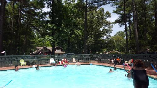 Pine Mountain Club Chalets Resort - image 11