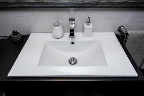 Eritrea Suite - image 11