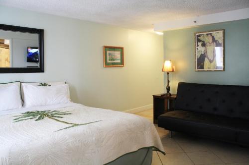 Renovated Private Kuhio Village 708A Studio - 2 min Walk 2 the Beach! - main image