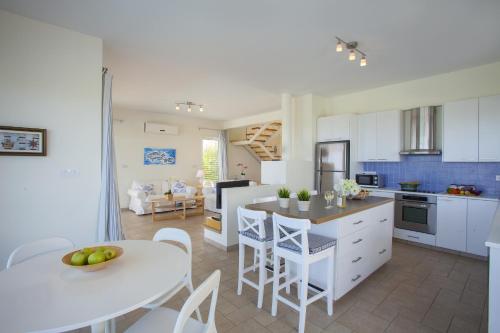 Protaras Seafront Villa Melissa - image 2