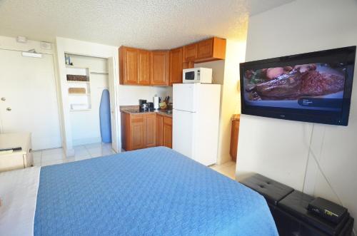 KV804A Prime WAIKIKI Private Apartment - image 2