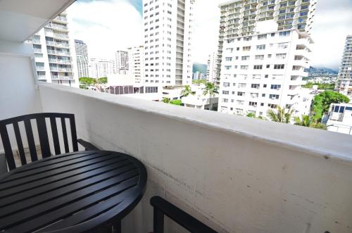 KV804A Prime WAIKIKI Private Apartment - image 6