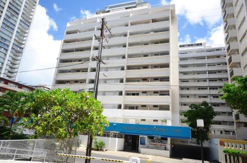 Newly Remodeled KV807 Waikiki Studio - image 7