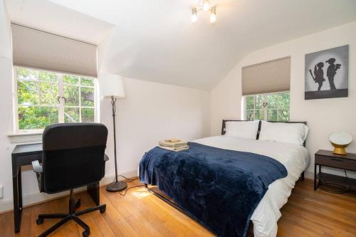 Spacious 4BR House in Old Town Alexandria by CozySuites