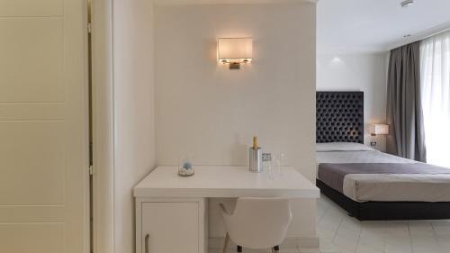 Superior Double Room image 5