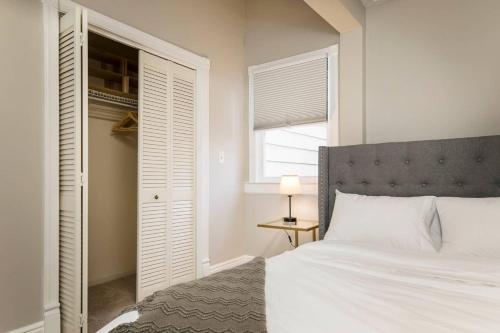 Gorgeous 3BR 2BA on Frankfort by Cozysuites - image 8