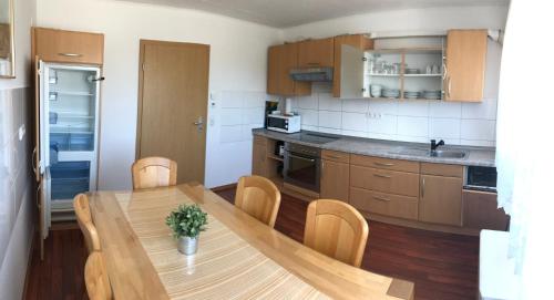 廚房, Ferienwohnung "Zwei Birken" in 埃爾旺根/雅格斯特河