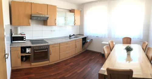 廚房, Ferienwohnung "Zwei Birken" in 埃爾旺根/雅格斯特河