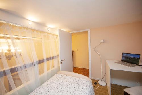 Friends Holiday Apartment - image 3